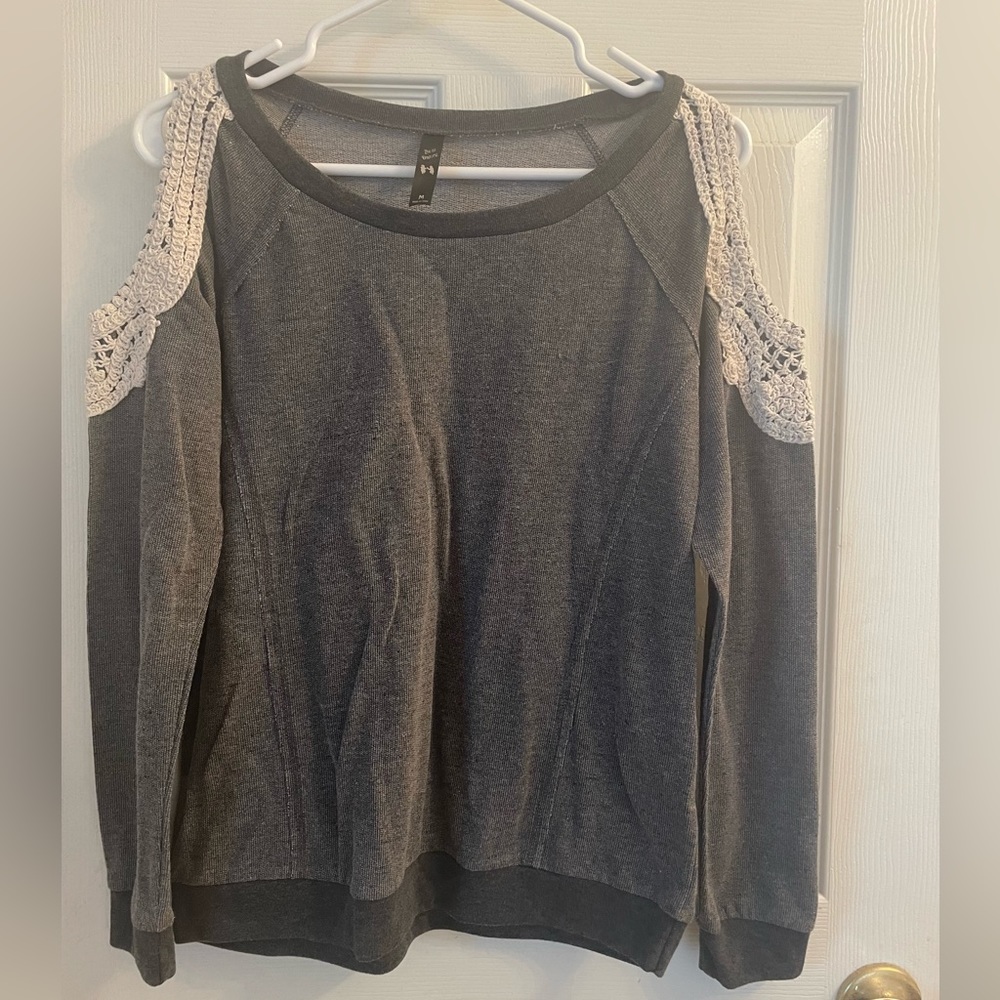 Long Sleeve Shirt with Cutouts (Medium)